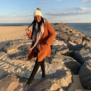 Meet your Posher, Ariana